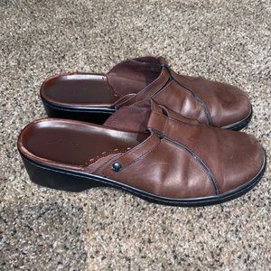 Clark’s brown leather slip on shoes - 10